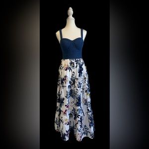 TJMaxx midi dress. Blue denim top with white blue flower bottom dress. Size 2.